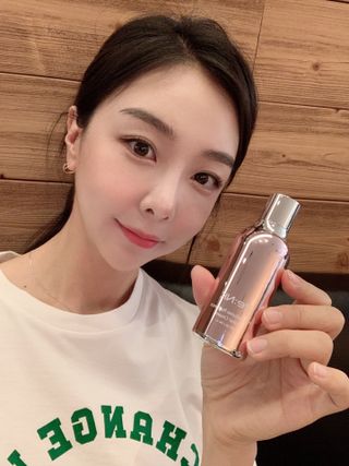 Re:NK 리엔케이 핑크 볼륨 래디언스 컬러크림 — 5점을 준 리뷰어가 2021년 8월 올린 사용 사진