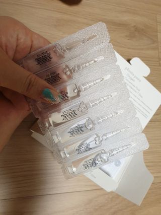 유니베르소 산소앰플 7일 집중케어 앰플 — 5점을 준 리뷰어가 2021년 6월 올린 사용 사진