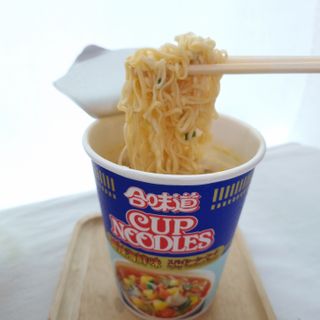 NISSIN 닛신 컵누들  4종 - 씨푸드오리지날, 씨푸드 스파이시, 씨푸드 커리, 씨푸드 XO소스 — 5점을 준 리뷰어가 2021년 12월 올린 사용 사진