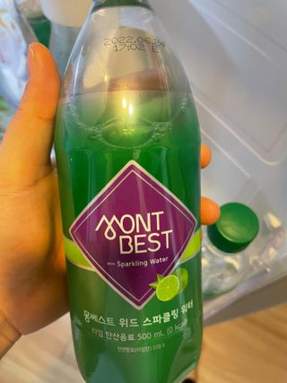 몽베스트 Montbest with Sparkling water Plain 20병 — 4.5점을 준 리뷰어가 2021년 11월 올린 사용 사진