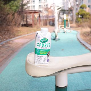 셀렉스스포츠 셀렉스 스포츠 웨이 프로틴 초콜릿 _ 330ml x 12팩 — 5점을 준 리뷰어가 2021년 3월 올린 사용 사진