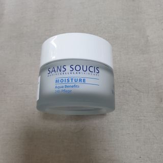 산수시 아쿠아 베네핏 24h 수부지 물광 속건조 수분크림 50ml — 5점을 준 리뷰어가 2021년 6월 올린 사용 사진