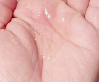 아미퓨어 두피 관리는 천연계면활성제와 함께 라이크 어 노푸 샴푸 — 5점을 준 리뷰어가 2021년 6월 올린 사용 사진