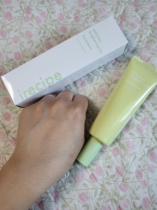 아이레시피 마일드시카 브라이트닝 업 선스크린 SPF50+ PA++++ — 5점을 준 리뷰어가 2023년 6월 올린 사용 사진