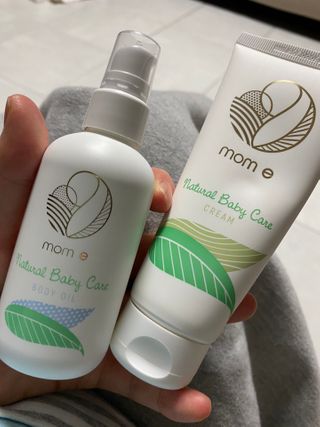 mom e 맘이 내추럴 베이비 케어 크림+바디오일 — 5점을 준 리뷰어가 2021년 1월 올린 사용 사진