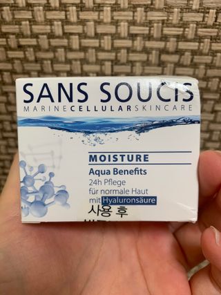 산수시 아쿠아 베네핏 24h 수부지 물광 속건조 수분크림 50ml — 5점을 준 리뷰어가 2021년 6월 올린 사용 사진