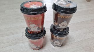 유비쿡 컵떡볶이 매운컵떡볶이2개/ 짜장컵떡볶이 2개  총 4개세트 — 5점을 준 리뷰어가 2021년 2월 올린 사용 사진