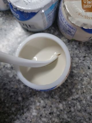매일바이오 그릭요거트 오리지널 플레인 4개, 로스터리 커피믹스 4개 — 5점을 준 리뷰어가 2021년 12월 올린 사용 사진