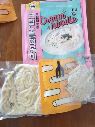 [푸딩팩토리] 로제누들떡볶이 500g / 까르보나라크림누들떡볶이 500g — 4점을 준 리뷰어가 2022년 8월 올린 사용 사진
