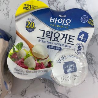 매일바이오 그릭요거트 오리지널 플레인 4개, 로스터리 커피믹스 4개 — 3점을 준 리뷰어가 2021년 12월 올린 사용 사진