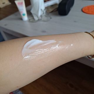 [과일나라] 바세린 모이스처 바디로션 1000ml 2종 — 5점을 준 리뷰어가 2021년 10월 올린 사용 사진