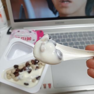 남양유업 또깍 접어 떠먹는 불가리스 2종 — 5점을 준 리뷰어가 2020년 12월 올린 사용 사진