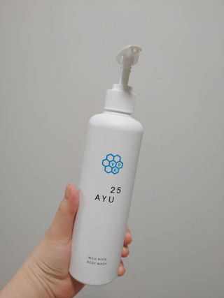 AYU25[아유트웬티파이브]피부 진정, 보습 와일즈 로즈 바디워시 — 5점을 준 리뷰어가 2021년 4월 올린 사용 사진