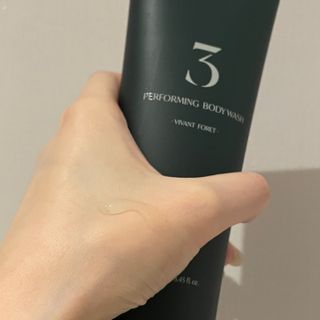 르핸스 퍼포밍 3 바디워시 비반트포렛/베티버포그 — 5점을 준 리뷰어가 2022년 12월 올린 사용 사진