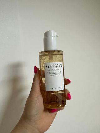 스킨1004 [SKIN1004] 마다가스카르 센텔라 라이트 클렌징 오일 200ml — 5점을 준 리뷰어가 2024년 7월 올린 사용 사진