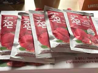 농업회사법인조은 유기농 석류 NFC 착즙주스 70ml 30포 — 5점을 준 리뷰어가 2021년 10월 올린 사용 사진