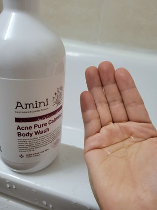 아미니 아크네 퓨어카밍 바디워시 500ml — 5점을 준 리뷰어가 2021년 7월 올린 사용 사진
