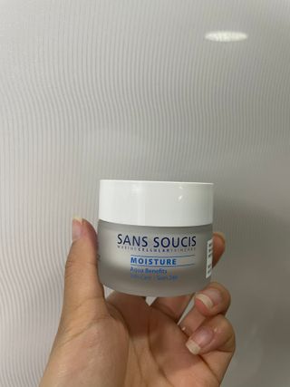 산수시 아쿠아 베네핏 24h 수부지 물광 속건조 수분크림 50ml — 5점을 준 리뷰어가 2021년 7월 올린 사용 사진