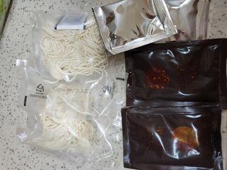 [한면원] 비빔국수 2인분 — 5점을 준 리뷰어가 2022년 8월 올린 사용 사진