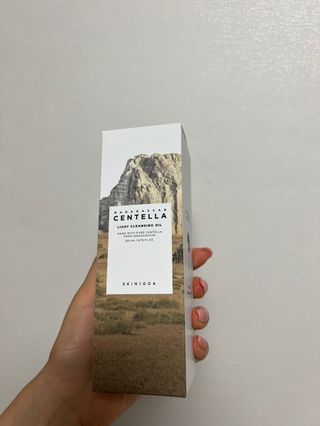 스킨1004 [SKIN1004] 마다가스카르 센텔라 라이트 클렌징 오일 200ml — 5점을 준 리뷰어가 2024년 7월 올린 사용 사진