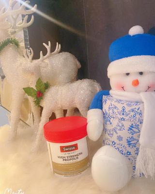 Swisse 스위스 고함량 프로폴리스 2,000mg 210정 — 5점을 준 리뷰어가 2021년 12월 올린 사용 사진
