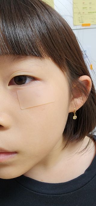 [큐어반H 커팅] 간편하게 떼서 쓰는 자외선차단 습윤밴드 (1팩/30매입) — 5점을 준 리뷰어가 2022년 12월 올린 사용 사진