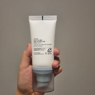[스킨1004] 마다가스카르 센텔라 히알루-시카 워터핏 선세럼 50ml — 5점을 준 리뷰어가 2024년 5월 올린 사용 사진