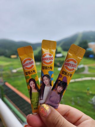 광동생활건강 비타500 팝핑스틱 — 5점을 준 리뷰어가 2023년 8월 올린 사용 사진