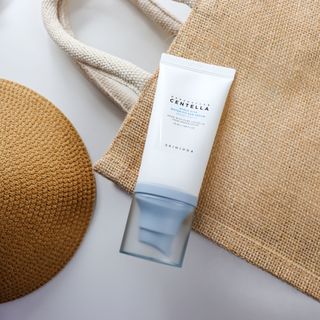 MF[스킨1004] 마다가스카르 센텔라 히알루-시카 워터핏 선세럼 50ml — 5점을 준 리뷰어가 2024년 5월 올린 사용 사진