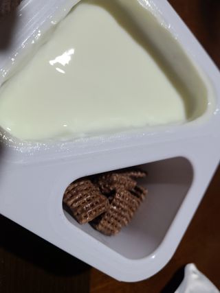 매일바이오 토핑요거트 — 3점을 준 리뷰어가 2021년 5월 올린 사용 사진