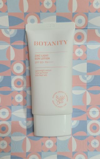 보타니티 촉촉수분자차 아쿠아핏 선 에센스 50ml + 보송톤업자차 징크 선 로션 50ml SPF50+ PA++++ (4/25) — 5점을 준 리뷰어가 2022년 4월 올린 사용 사진