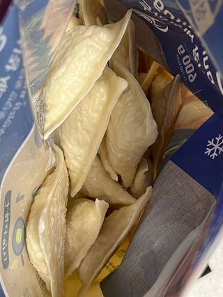 (주)성경순만두 곤약만두.콘치즈만두,삼각당면만두,당면 야끼만두,대구전통 납작만두,떡뽁이 매콤소스,달콤소스 — 5점을 준 리뷰어가 2023년 3월 올린 사용 사진