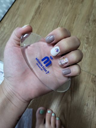미라클풋 유리발각질제거기 물없이 쓱싹쓱싹 몇번만에 발각질 완벽제거 — 5점을 준 리뷰어가 2021년 9월 올린 사용 사진