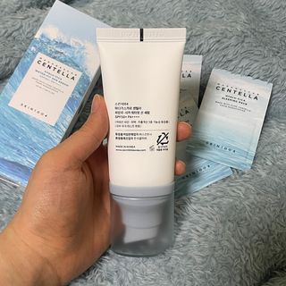 [스킨1004] 마다가스카르 센텔라 히알루-시카 워터핏 선세럼 50ml — 4.5점을 준 리뷰어가 2024년 5월 올린 사용 사진