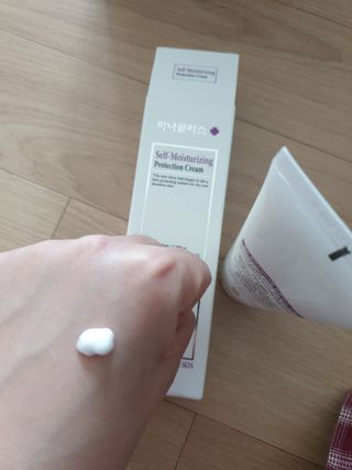 셀프 모이스처라이징 프로텍션 크림 셀프 모이스처라이징 프로텍션크림 — 5점을 준 리뷰어가 2022년 4월 올린 사용 사진