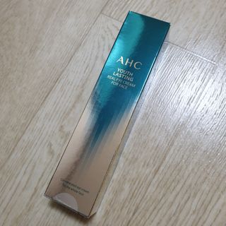[NEW 탄력유턴 아이크림] AHC 유스 래스팅 리얼 아이크림 포 페이스 — 5점을 준 리뷰어가 2021년 3월 올린 사용 사진