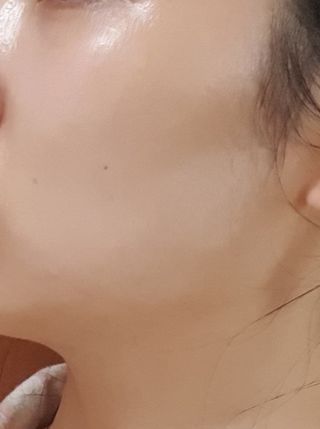 오투에니원 화이트 스완 갈락토미세스 비타민 C 필링 패드 60매 — 3점을 준 리뷰어가 2022년 12월 올린 사용 사진