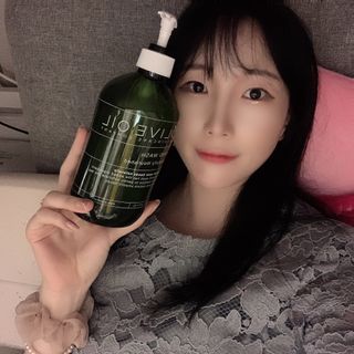 올리브 오일 스킨케어 컴퍼니 [OOSC] 향기로운 보습 로즈 제라늄 바디워시 500ml — 5점을 준 리뷰어가 2021년 5월 올린 사용 사진