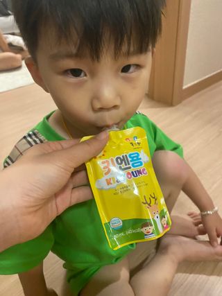 [몸엔용] 어린이, 초등학생의 영양간식 달콤 국산녹용 키엔용  80ml x 10포 — 5점을 준 리뷰어가 2021년 7월 올린 사용 사진