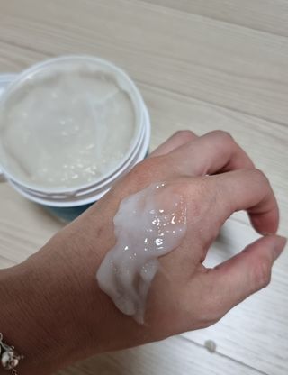 약손명가코스메틱 에오스보떼 뉴트리브 크림 마스크 솔트 500ml — 5점을 준 리뷰어가 2022년 4월 올린 사용 사진
