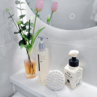 MOAMANEMUNAH 모아만에무나 플러스 두피 탈모 완화 기능성 샴푸 + 브러쉬 2종 세트 — 5점을 준 리뷰어가 2021년 10월 올린 사용 사진