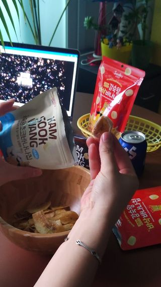 스미후루 코리아 릴스)감숙왕 바삭 & 초코 바나나칩 — 5점을 준 리뷰어가 2025년 9월 올린 사용 사진