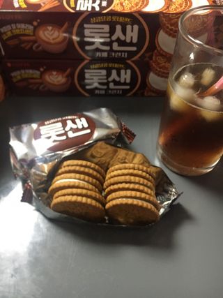 롯데제과 롯샌 카페크런치 — 4점을 준 리뷰어가 2021년 10월 올린 사용 사진