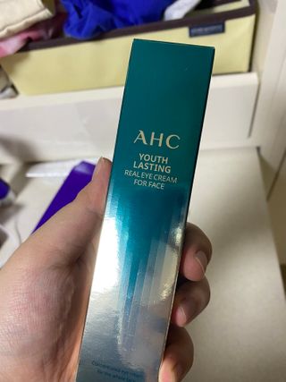 [NEW 탄력유턴 아이크림] AHC 유스 래스팅 리얼 아이크림 포 페이스 — 5점을 준 리뷰어가 2021년 2월 올린 사용 사진