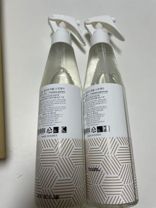 [엠메이데이] 드레스클리어 퍼퓸 스프레이 300ml 프리지아 가든향+프리지아 파출리향 — 5점을 준 리뷰어가 2022년 1월 올린 사용 사진