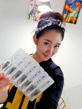 유니베르소 산소앰플 7일 집중케어 앰플 — 5점을 준 리뷰어가 2021년 4월 올린 사용 사진