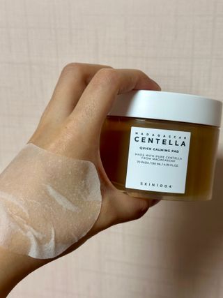 스킨1004 [SKIN1004] 마다가스카르 센텔라 퀵 카밍 패드 70매 130ml — 5점을 준 리뷰어가 2024년 9월 올린 사용 사진