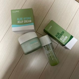 김정문알로에 큐어 큐어 알로에 리프레쉬 젤리 세럼, 큐어 알로에 하이드로 젤리 크림 — 5점을 준 리뷰어가 2021년 3월 올린 사용 사진