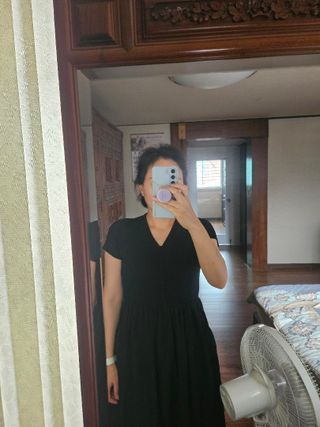 다운블로우 ~플레어 레이어드 민소매 드레스 봄 여름 가을 슬리브리스 반팔 롱 원피스 — 5점을 준 리뷰어가 2025년 6월 올린 사용 사진