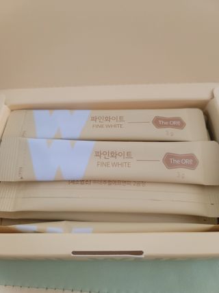 디오르 파인화이트 & 버닝레드 — 5점을 준 리뷰어가 2022년 1월 올린 사용 사진